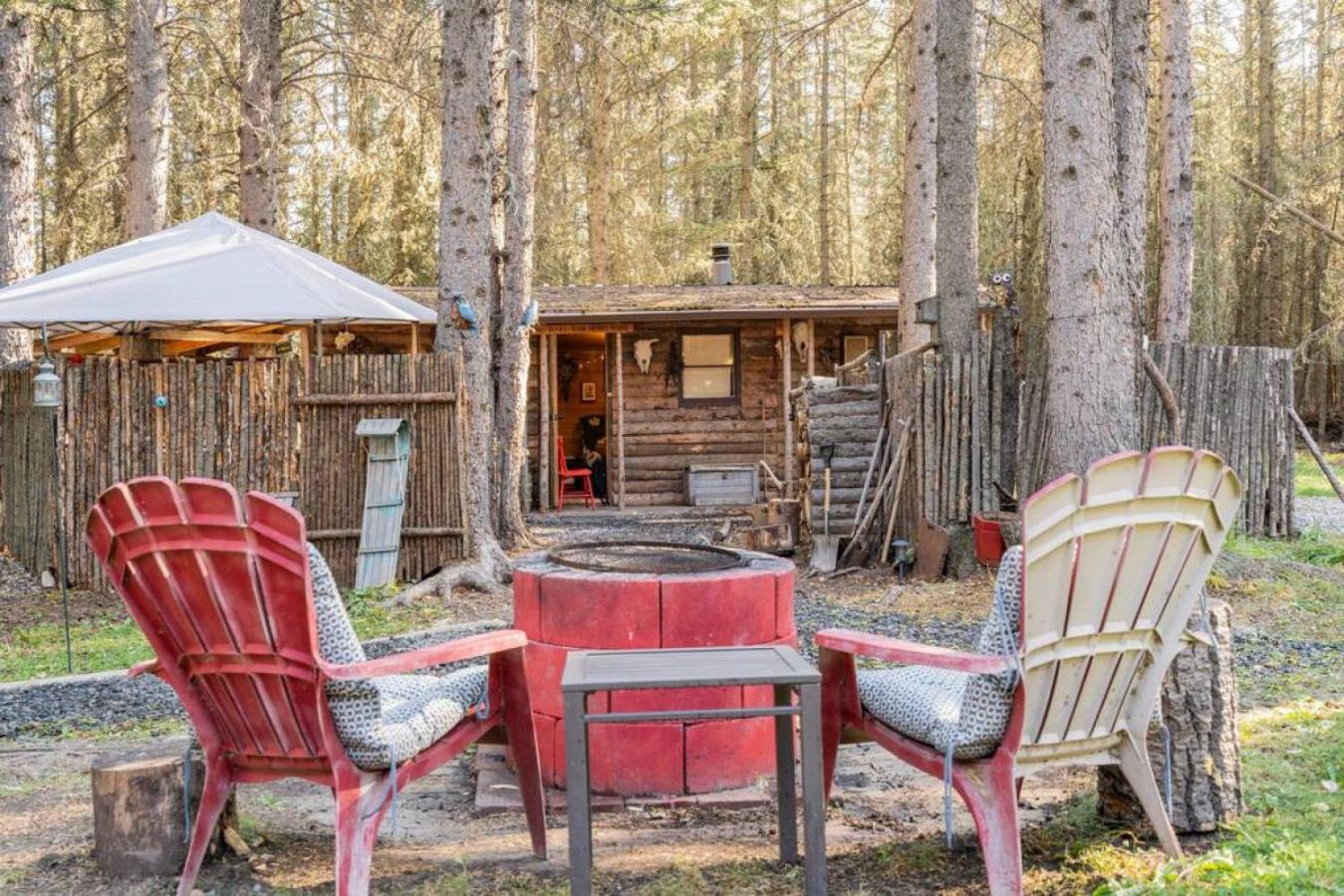 Rustic Cozy Cabin With Hot Tub Bragg Creek エクステリア 写真